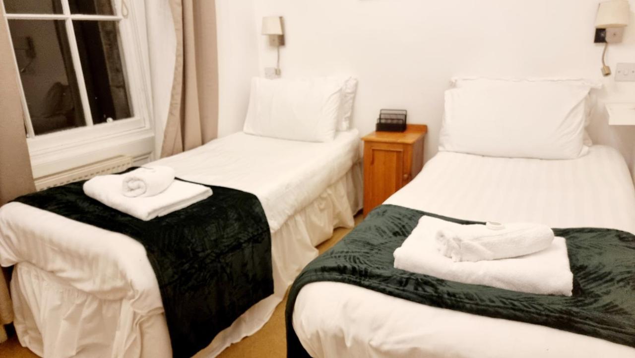 The Guards Hotel Edinburgh Room photo